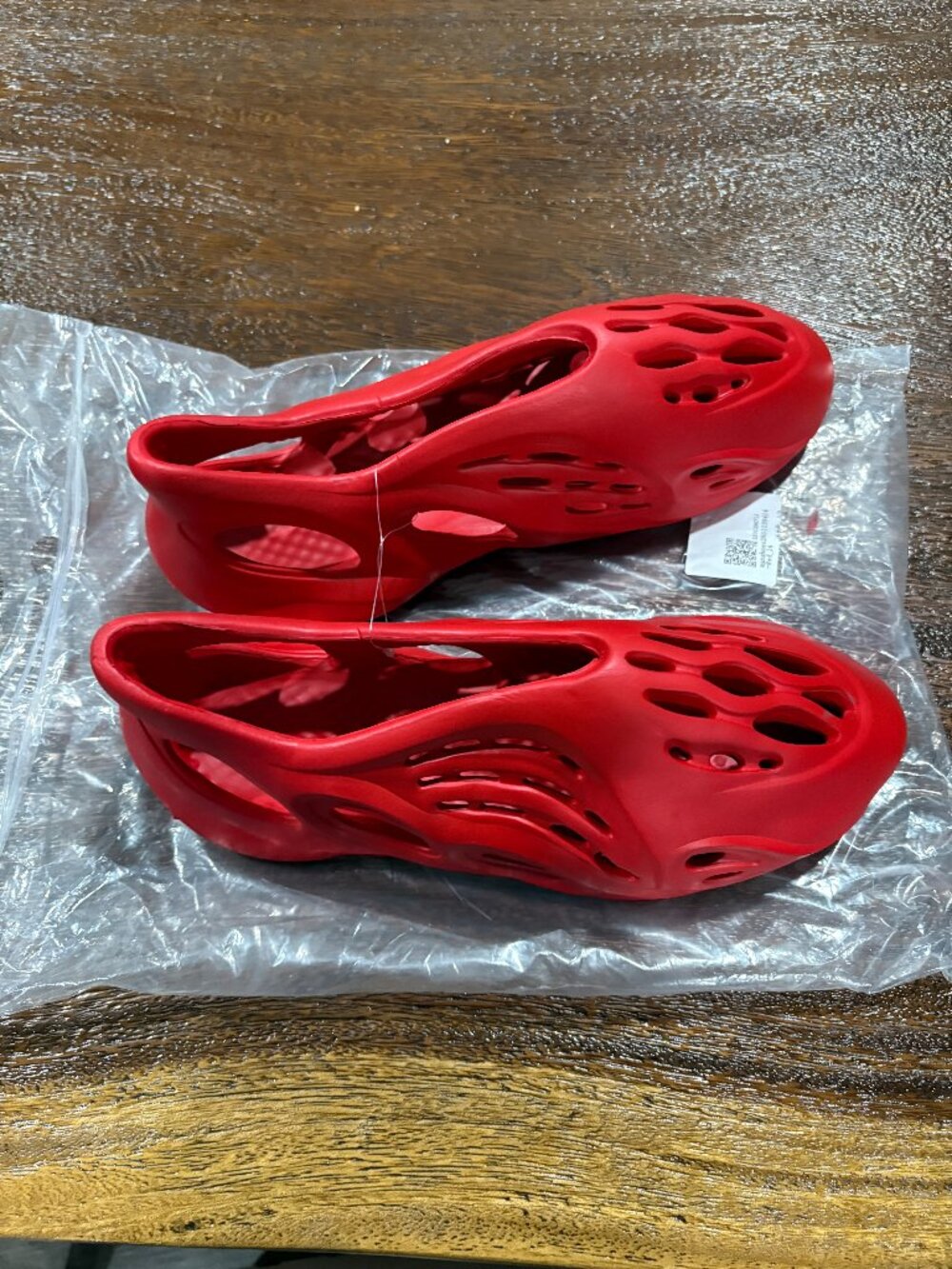 Men's Foam Slip on Shoes Slides RED sz 14 NEW Runner Runners